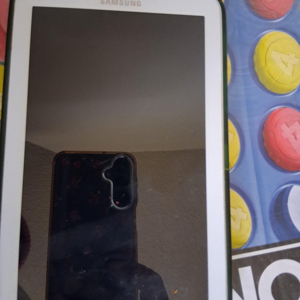 Samsung Tablet - White Front, Green Trim